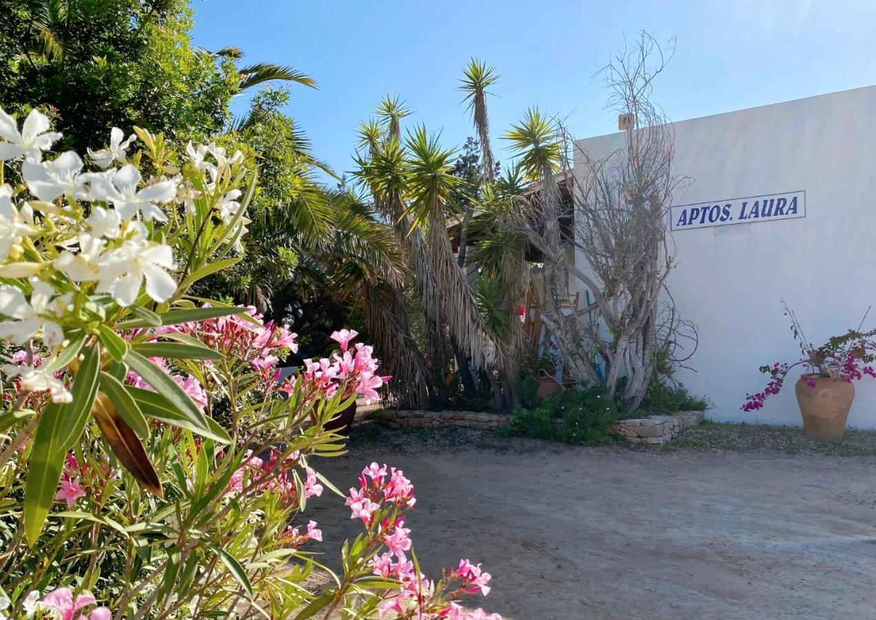 Apartamentos Laura Playa De Migjorn Exteriör bild