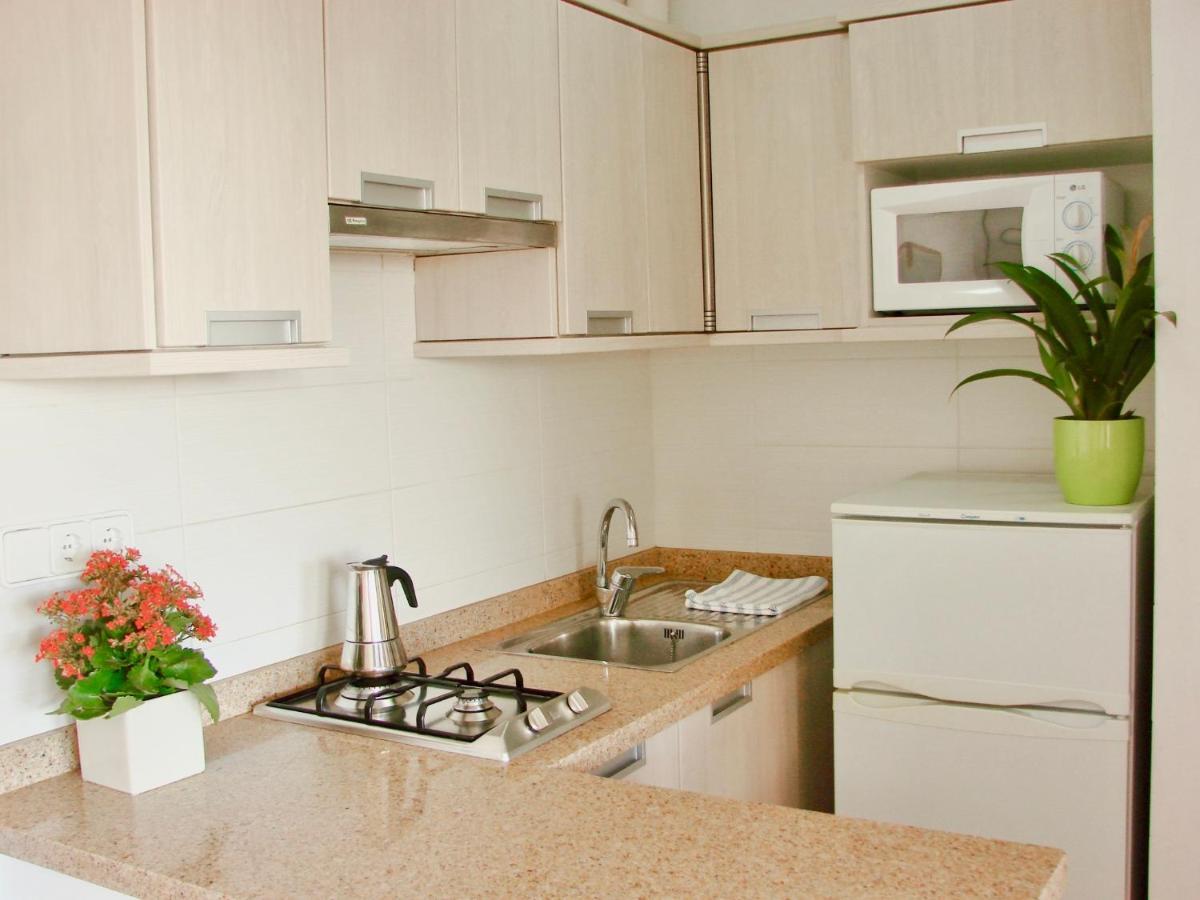 Apartamentos Laura Playa De Migjorn Exteriör bild