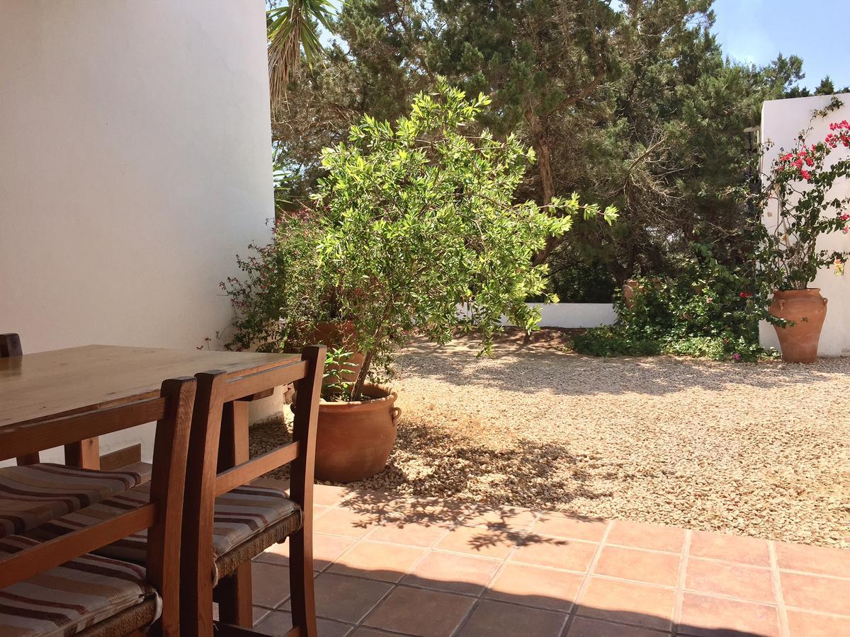 Apartamentos Laura Playa De Migjorn Exteriör bild