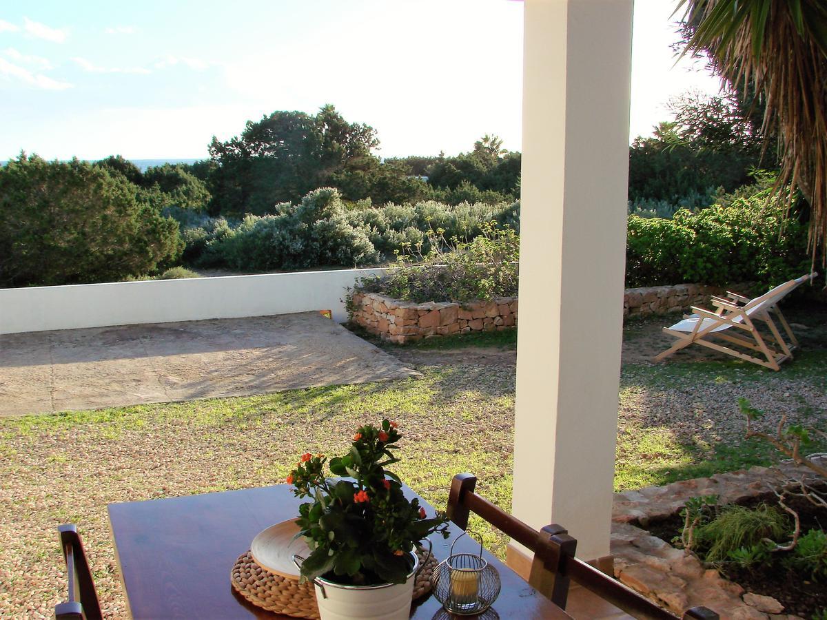Apartamentos Laura Playa De Migjorn Exteriör bild