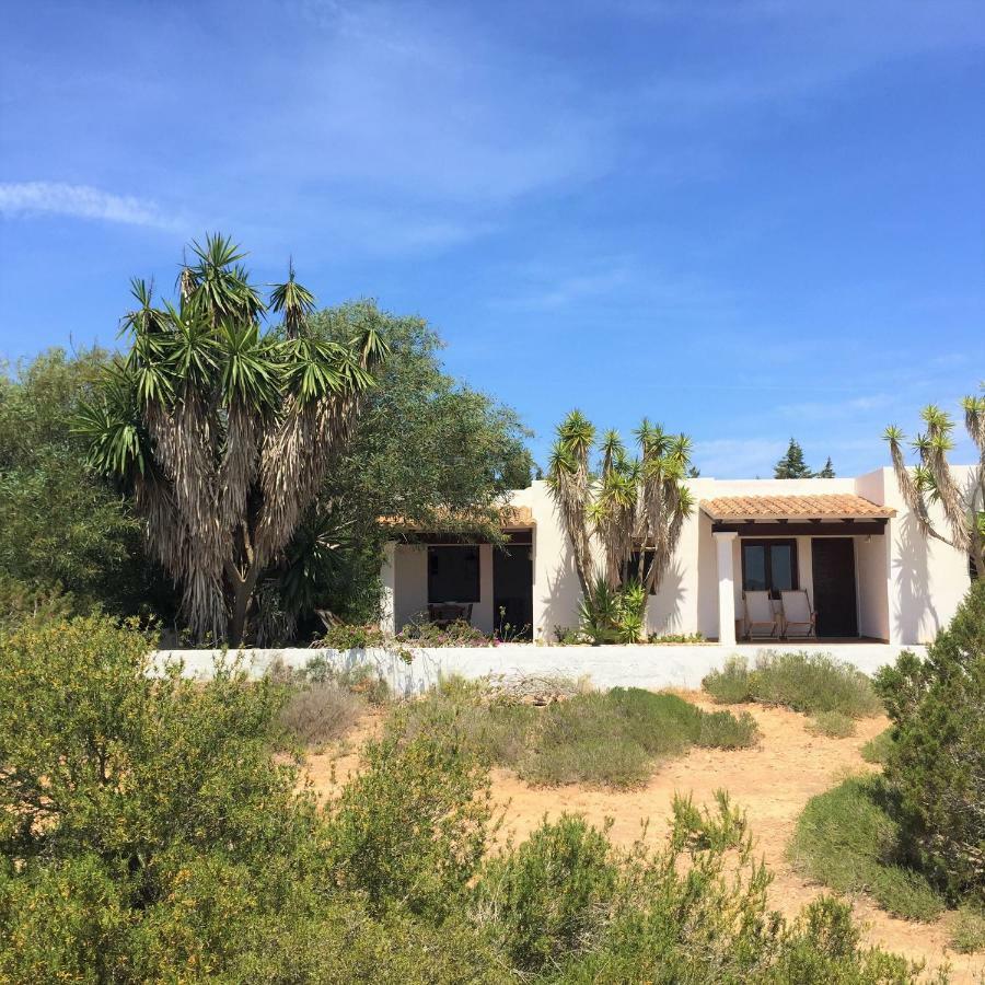 Apartamentos Laura Playa De Migjorn Exteriör bild