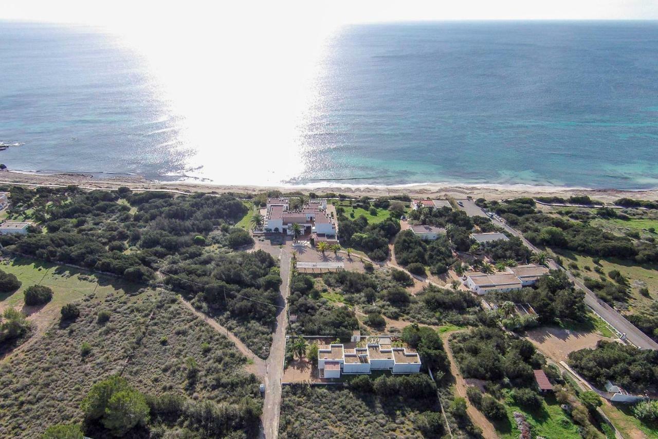 Apartamentos Laura Playa De Migjorn Exteriör bild